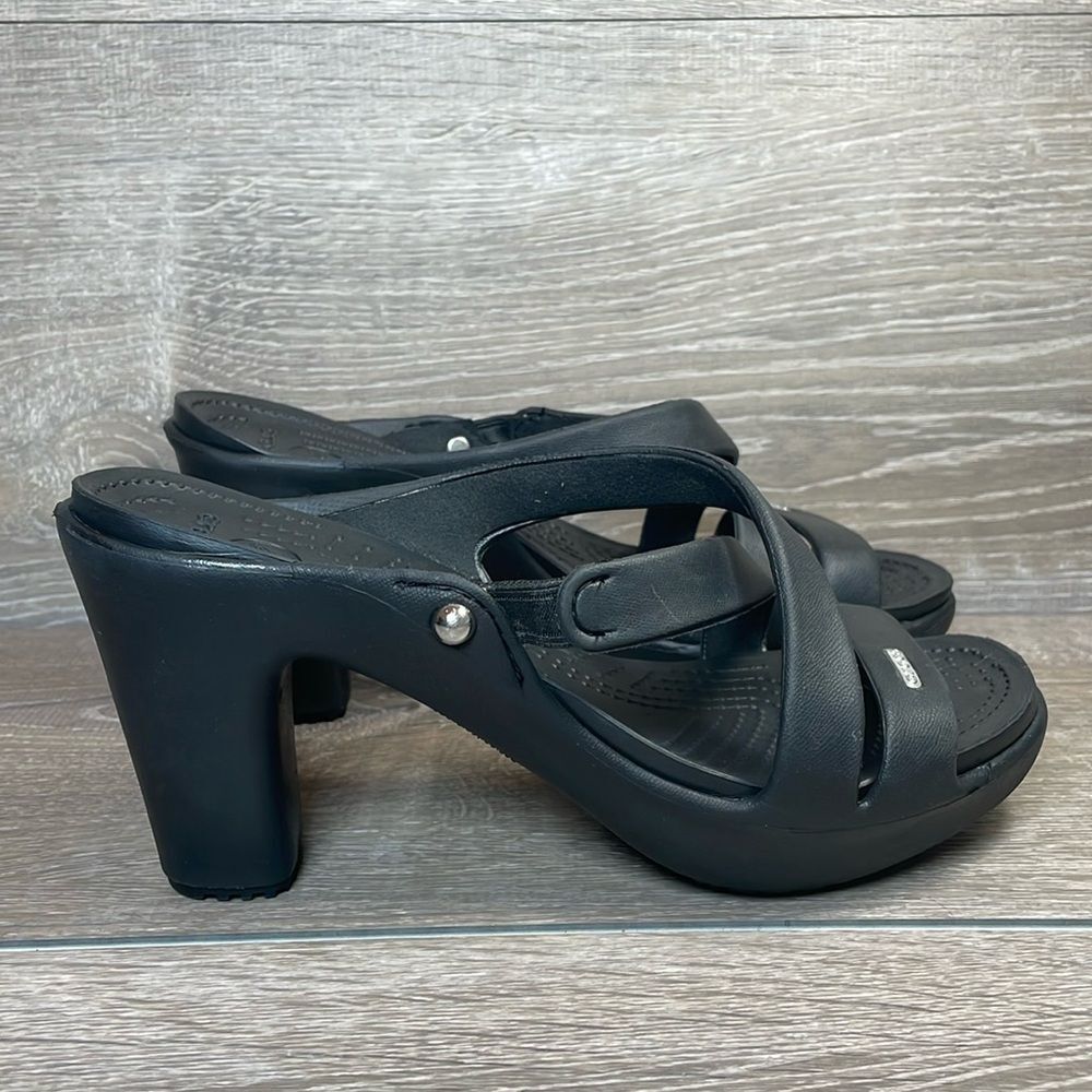 Crocs Cyprus IV Black Rubber Cross Strap Women’s Sz 8 Slip On High Heel Sandals